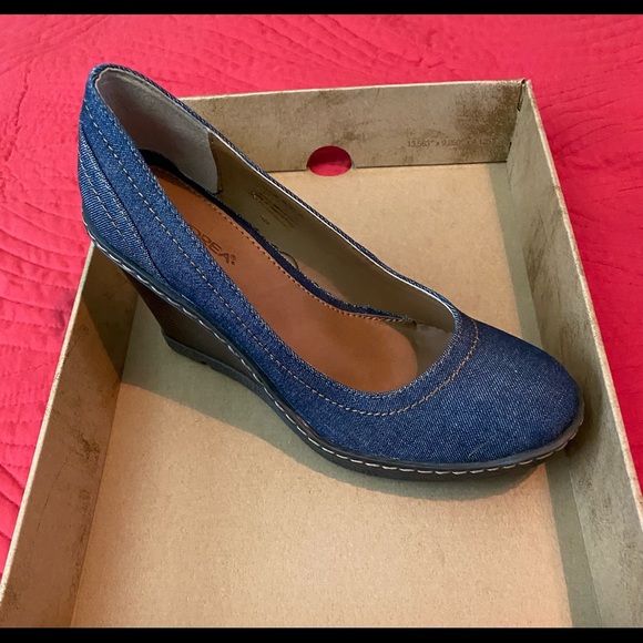 Demin 4 inch Wedges. - Picture 3 of 6